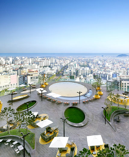 PODIUM POOL DECK